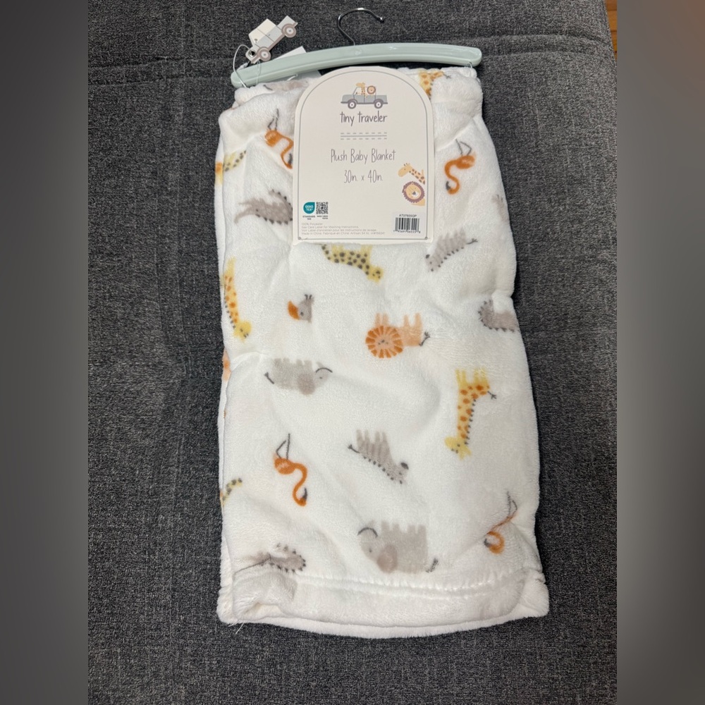 Amazon Essentials Plush Baby Blanket - White with Animal Print
